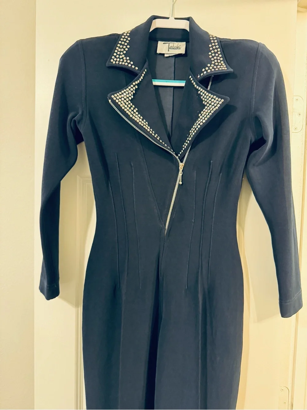 Vintage Tadashi Shoji fitted jumpsuit in deep navy blue, sz-M embodying iconic